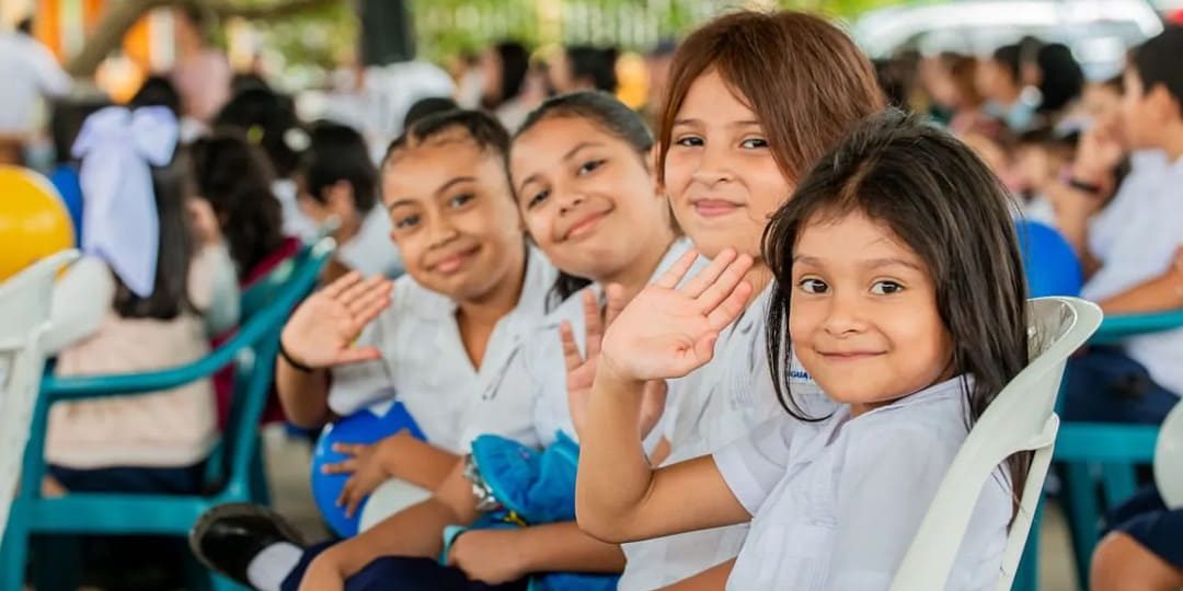 Compromiso de Ficohsa con la educación en Honduras