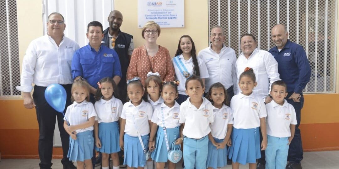 Ficohsa y su contribución al desarrollo educativo en Honduras