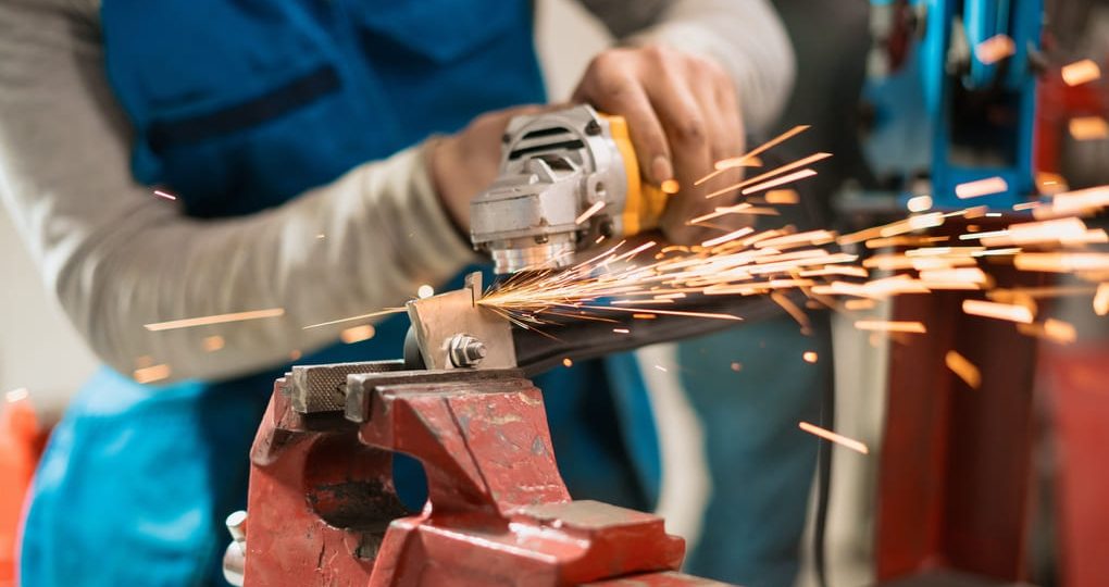 Clavadoras eléctricas en Panamá: potencia y precisión para unir materiales Clavadoras eléctricas en Panamá: potencia y precisión para unir materiales